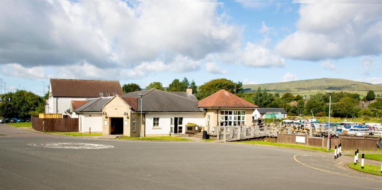 The Boat House Hotel Kilsyth Exterior photo