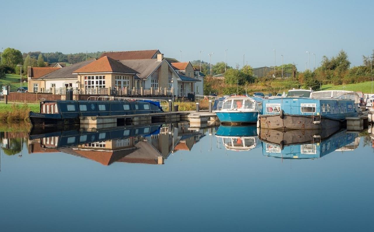 The Boat House Hotel Kilsyth Exterior photo